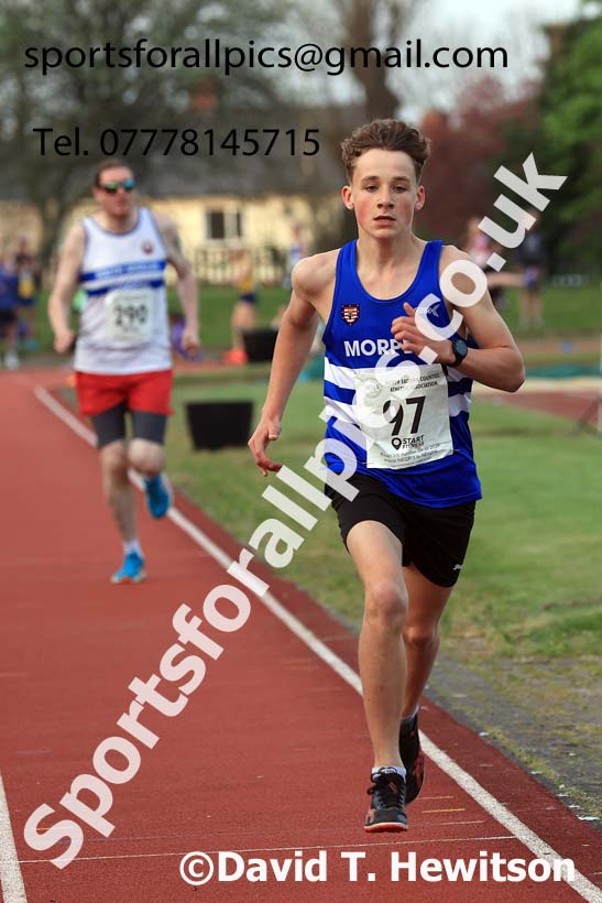 The 1500 metres, 2025 NEGP No. 1, Monkton Stadium, Jarrow. Photo: David T. Hewitson/Sports for All Pics